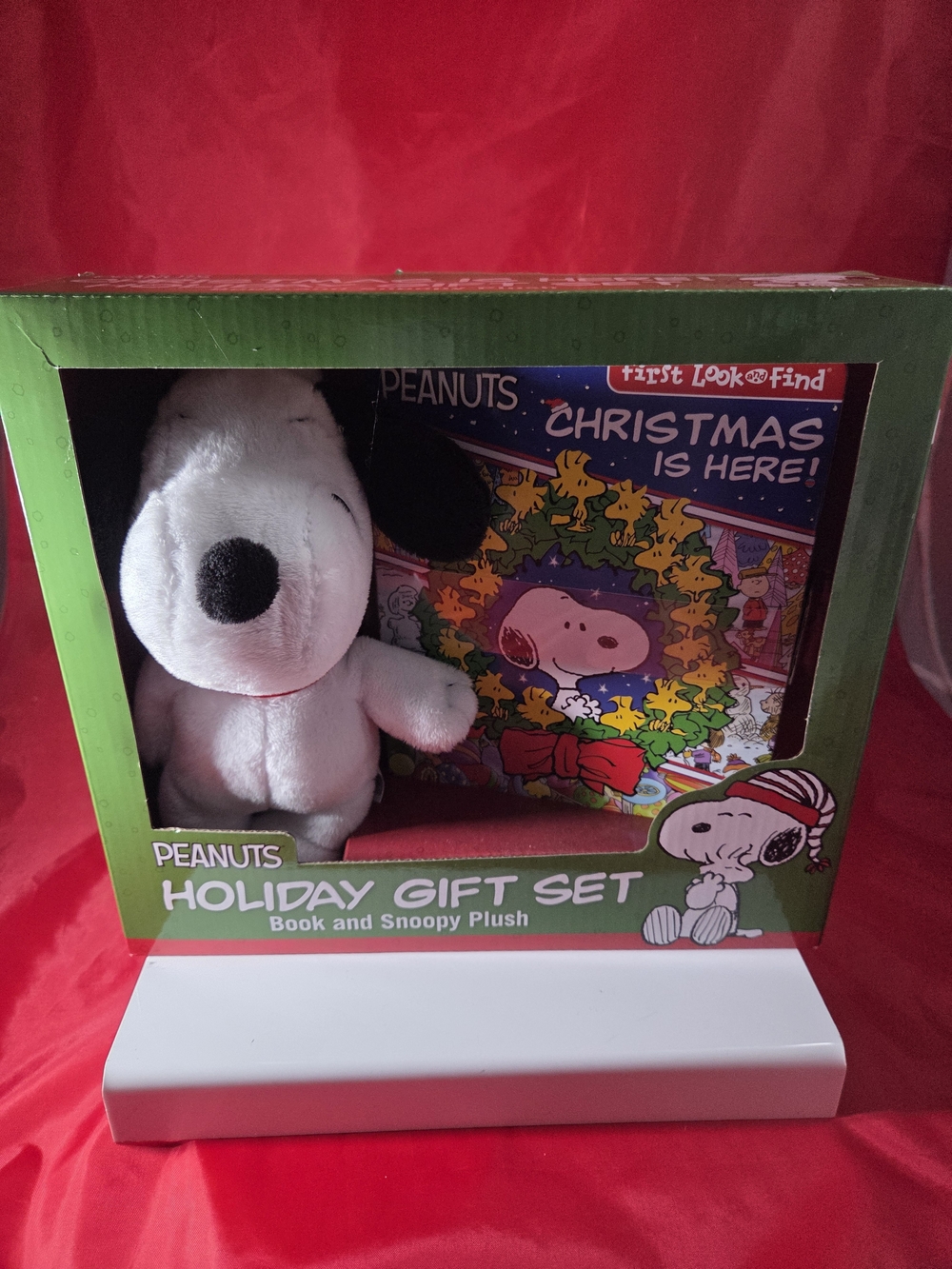 Peanuts Holiday Puzzle with Snoopy Plush - Red & Green